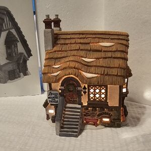 Dickens Village Lomas LTD. Molasses